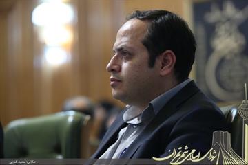 سید آرش حسینی میلانی : تهران شهری «خودرومحور» است و کمتر به مردم، عابرین پیاده و حمل ونقل عمومی توجه شده است